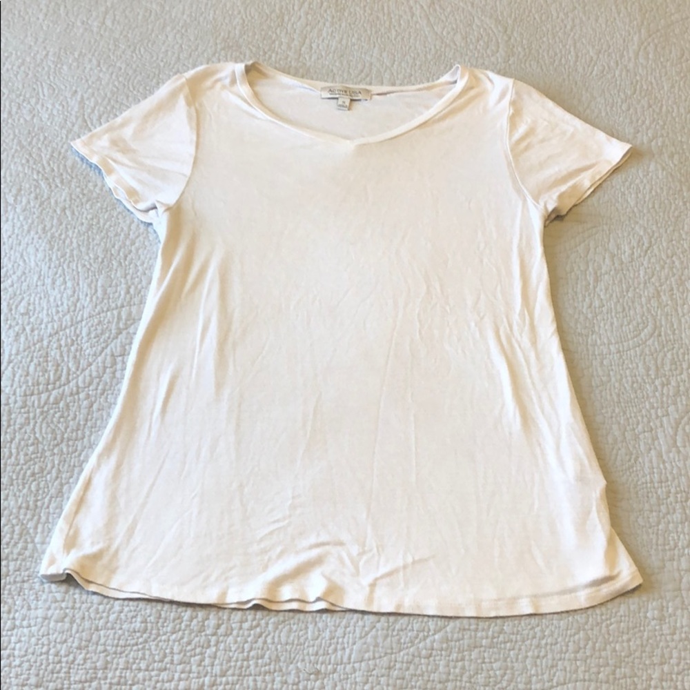 white t shirt